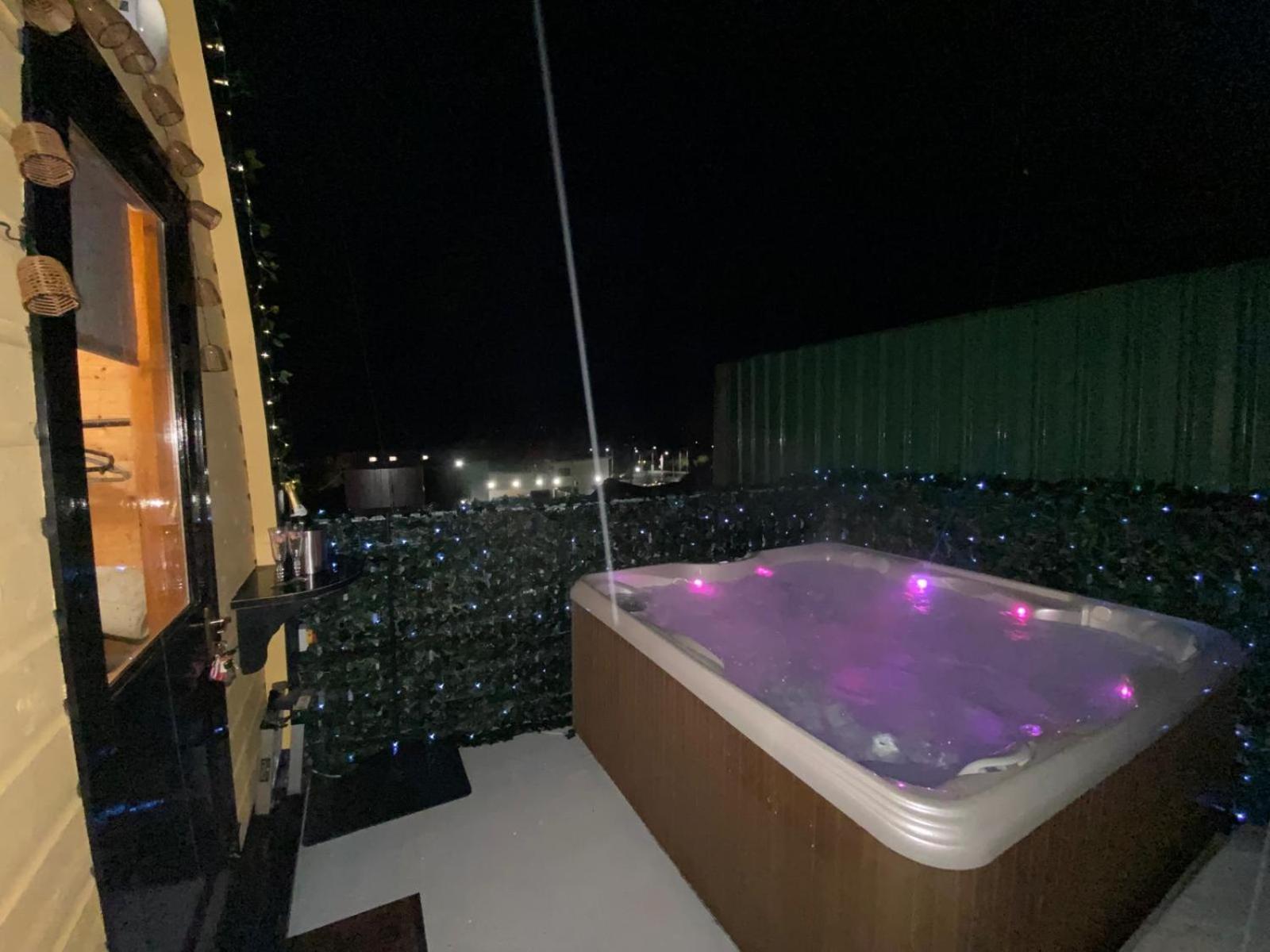 カーンドナーArch Pod & Hot Tubアパートメント エクステリア 写真